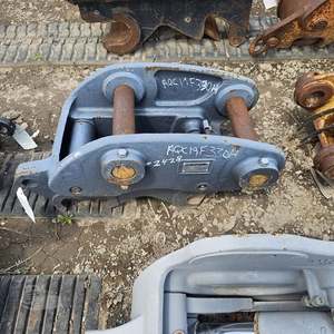Nouvel adaptateur de couplage rapide hydraulique pour excavatrice Miller Bug 200 210G 225 245G pour des changements rapides de godets - Product Image 4