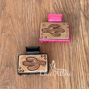 Nouvel arrivage de mini pinces à cheveux occidentales élégantes faites à la main en cuir gravé Mini pinces à cheveux en cuir Accessoires de cheveux pour femmes - Product Image 1