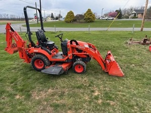 Tractor Agrícola Kubota BX2380 de 23 HP con Cortadora de Césped y Cargador Frontal, Envío Gratuito a Todo el Mundo, Componentes Principales Incluidos - Product Image 3