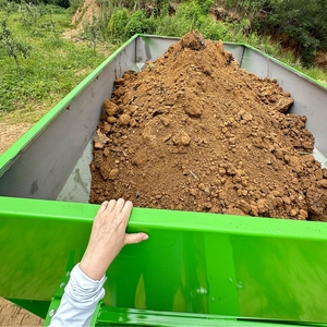 ناثر متعدد الوظائف للسماد العضوي والجير والأسمدة الحبيبية، جرار زراعي لنثر السماد في المراعي والأراضي الزراعية - Product Image 3