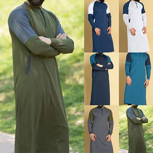 Vente en gros de vêtements islamiques pour hommes Style qatari pour hommes col rond jubbah pour hommes Thobes patch personnalisé épaule poitrine teint en couleur unie - Product Image 6