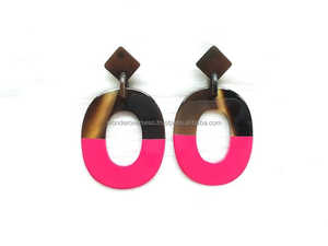 WONDER OVERSEAS Ecológico Cuerno Huggie Pendientes de aro de moda Círculo de diseño de vida floral no pintado con gancho de moda - Product Image 2