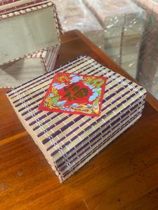 Caja de regalo de bambú ecológica con tapa segura, perfecta para almacenar artículos especiales, accesorios o regalos para eventos - Product Image 6