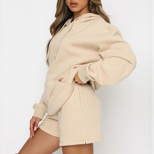 Venta al por mayor de sudaderas con capucha para mujer conjunto corto de algodón de dos piezas traje casual con capucha Elegante ropa de moda con capucha traje de gimnasio desgaste - Product Image 3