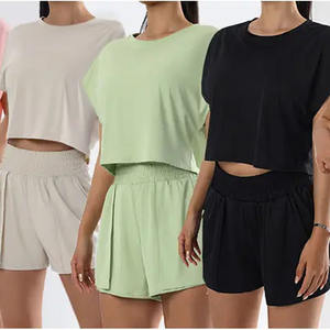 Conjunto de dos piezas al por mayor, ropa de verano para mujer, Top corto liso, pantalones cortos, conjunto de manga corta, conjunto de 2 uds. con logotipo personalizado de alta calidad para mujer - Product Image 6