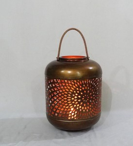 Premium Fancy Hot Home Party Wedding Decor Hollow Geometric Wire Iron Candlestick Holder Venta al por mayor Metal Art Tea Light Lantern C - Product Image 6