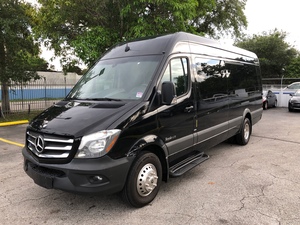 Mercedes-Benz Sprinter 3500 del 2016, ligeramente usado, en perfecto estado. - Product Image 3
