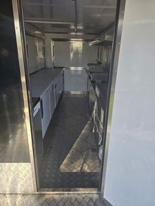 Remorque de vente mobile de restauration rapide à prix d'usine à vendre en Europe pour les collations Hotdogs Bonbons fabriqués à partir de lait - Product Image 4