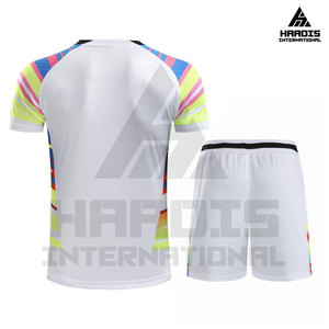 Uniforme de Tennis de haute qualité pour hommes et ensembles d'uniformes de tennis personnalisés avec impression par Sublimation disponibles au Pakistan - Product Image 6