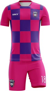 Fabricants de vêtements de football personnalisés produisant des uniformes spécifiques à l'équipe selon les spécifications - Product Image 2