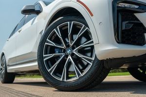 Offre exceptionnelle : BMW X7 M50i AWD 2020 d'occasion, prête à être expédiée - Product Image 6