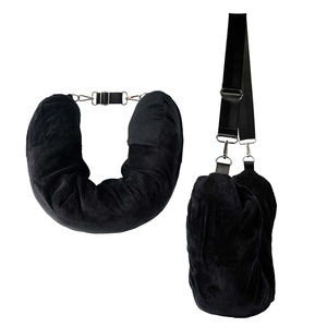 Oreiller de voyage noir personnalisable et extensible avec logo, pour le soutien du cou, vente directe, prix raisonnable - Product Image 1