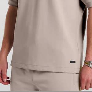 T-shirts en coton et polyester à col en V pour hommes, élégants et confortables, parfaits pour les vêtements décontractés et semi-formels - Product Image 6