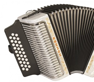 Acordeón Diatónico Hohner 3500FB Corona II de 31 Botones FBbEB, el Más Vendido - Product Image 1