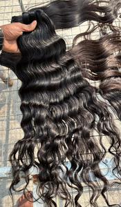 Cabello rizado natural indio crudo de alto rendimiento, cabello humano virgen de 20 pulgadas para extensiones y pelucas al mejor precio - Product Image 2