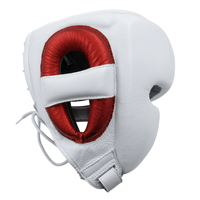 Protège-tête de boxe en cuir PU blanc avec protection d'oreilles rouge, fermeture auto-agrippante réglable, casque de sport unisexe pour adulte