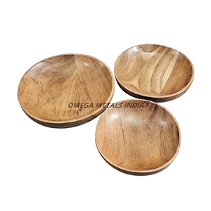 Juego de bandejas decorativas de madera de mango al por mayor de fábrica con elegantes asas de metal negro y acabado natural para servir y decorar con estilo. - Product Image 5