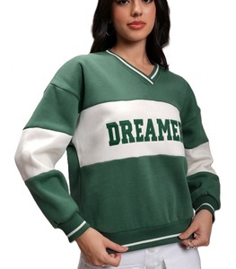Sweat-shirt universitaire vert à col en V pour femme, avec blocs de couleur et broderie 3D, logo personnalisé sur le devant, manches longues - Product Image 4