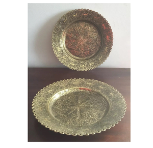 Bordure unique Plaque de charge en laiton Forme ronde Taille personnalisée Décor de mariage Antique Sous Plaque de charge Bon prix - Product Image 1