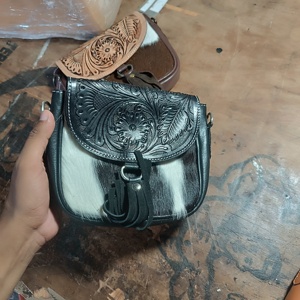 กระเป๋าหนังวัวขนาดเล็กกระเป๋าสะพายข้างสไตล์ตะวันตก - Product Image 6