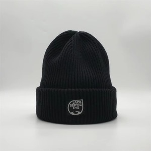 Gorros de Invierno de Punto de Alta Calidad, Personalizados, 100% Acrílico, Fabricante OEM, Gorros Cálidos de Moda, Bordados con Pedrería, Unisex - Product Image 5