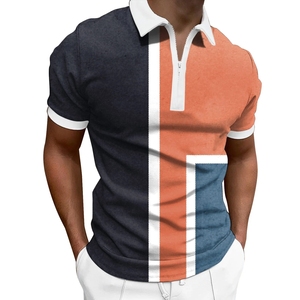 Polo de manga corta para hombre con cuello de cremallera y patrón gráfico personalizado diseñado para un estilo informal moderno - Product Image 1