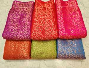 Tissu en satin de brocart jacquard de luxe tissé avec des motifs traditionnels floraux imprimés Sherwanis Sarees robes pour robes - Product Image 3