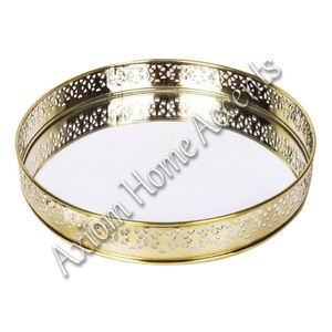 Bandeja DE SERVICIO DE Metal de latón hecha a mano clásica con asa Bandeja de servicio decorativa para Navidad Plateado por Axiom Home Accents - Product Image 2