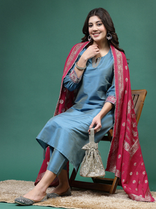 Ensemble Kurta et pantalon pour femme, bleu, col en V, broderie, coupe trapèze, avec dupatta, en polyester, pour l'été, lavable en machine - Product Image 5