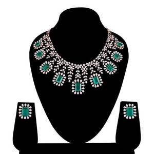 Magnífico Juego de Collar con Diamantes Naturales en Oro Blanco, Amarillo y Rosa de 18 Quilates, Joyería de Lujo con Certificación IGI - Product Image 1