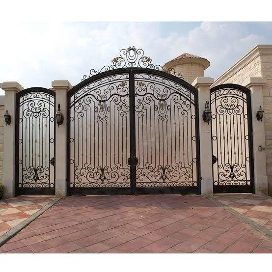 Neuestes Modell 3D Durable Powder Coated Aluminium Gate Anpassbare Gartenzaun Post Caps mit Outdoor Privacy Design Guter Preis