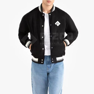 Inspirado en el diseño atemporal Chaqueta de invierno Letterman para hombre con cuello levantado Logotipo frontal Estilo deportivo Impermeable y ecológico - Product Image 3