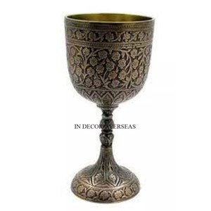 Aspecto llamativo Diseñador floral Grabado Latón Acabado antiguo Arte vintage Inspirado Hogar Hotel Barware Copa Suministros de vidrio - Product Image 1