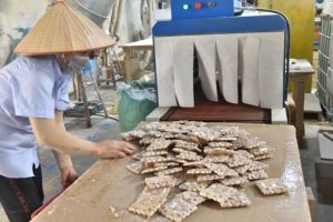 Elegant Carved Wood <b>Flower</b> Rosette <b>Appliques</b> Designed for Luxury Kitchen Cabinet Home Furniture Decoration wooden <b>flower</b> rosette - Product Image 5