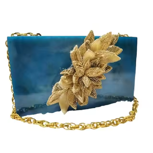 Pochette en résine Sac à main de soirée en strass avec style pour occasions spéciales par l'artisanat du croissant - Product Image 1