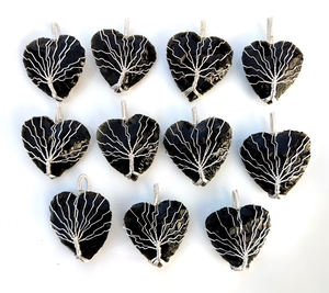 Collier pendentif en forme de cœur en obsidienne noire le plus tendance fait à la main en gros avec matériau en laiton et emballage de fil - Product Image 2