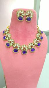 Collar Polki de Primera Calidad con Hermosos Aretes, Conjunto de Collar de Uso Minimalista que Complementa Tanto la Ropa Tradicional como la Occidental - Product Image 2