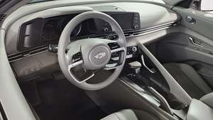 Hyundai Elantra SEL 2023 disponible à la vente / Voiture d'occasion propre et sans accident, sans aucun défaut / Conduite à gauche, boîte automatique - Product Image 5