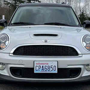 Mini Cooper Clubman S 2024 d'occasion, Coupé, Intérieur Sombre, Sièges en Cuir, Boîte Manuelle, Caméra Arrière, Volant à Gauche, Écran Tactile, Xénon - Product Image 1