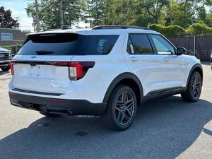 ฟอร์ด เอ็กซ์พลอเรอร์ ST สีขาว ปี 2025 รถ SUV 7 ที่นั่ง ภายในตกแต่งด้วยหนัง ไฟหน้า LED หลังคาพาโนรามา เกียร์อัตโนมัติ - Product Image 5