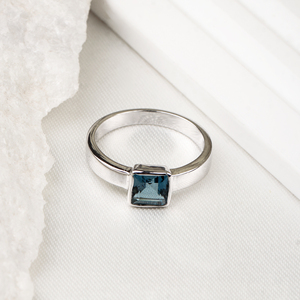 Précieux de haute qualité naturel Londres bleu topaze pierre précieuse 925 solide en argent Sterling à la main anneaux de mariage bijoux pour la vente en gros - Product Image 1