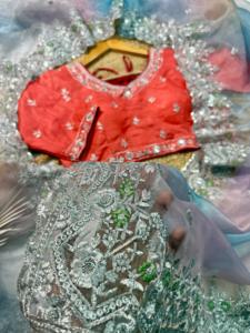 Sari de Seda de Organza Suave de Primera Calidad, Diseño Clásico con Bordado de Lentejuelas Plateadas para Fiestas, Bodas, Festivales y Eventos Casuales - Product Image 5