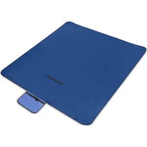 Tapis de pique-nique durable Salvie en matériaux recyclés, écologique pour les aventures en plein air - Product Image 6