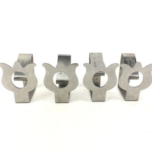 Meilleure vente Design décoratif fait à la main en laiton fleur d'or métal moderne porte-anneau de serviette pour décoration de table de mariage - Product Image 4