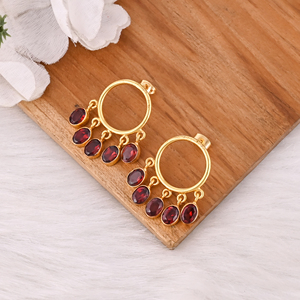 Pendientes Minimalistas Hechos a Mano de Plata de Ley 925 con Granate de Mozambique para Mujer, Joyería Ligera de Forma Libre, Venta al por Mayor en India - Product Image 3