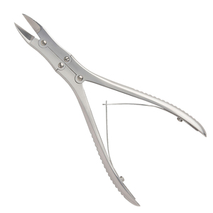 Pinza para Cortar Huesos McIndoe, Ligera, de Acción Compuesta, con Mandíbula Angulada y Puntas Prismáticas, 165 mm de Largo, Hecha en Pakistán - Product Image 1