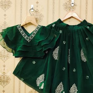 Shoryam Fashion - Lehenga Choli Étnico Verde con Lentejuelas Bordadas para Niñas |   Ropa Festiva para Niños - Product Image 4