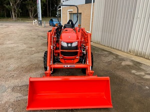 Mini Tractor Kubota BX23S 4WD 2021 con Cargador Frontal y Retroexcavadora |   Tractor Agrícola Compacto de 23 HP, Tractor Subcompacto 4x4 con Cargador - Product Image 3