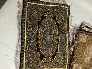 Tapis bijou au design moderne fait à la main Fil de Zari et pierres semi-précieuses pour la décoration intérieure Meilleur prix de l'Inde - Product Image 4