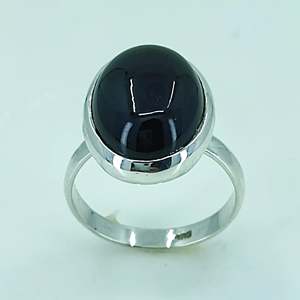 Bague Statement Bohème pour Femme en Argent Sterling 925, Faite à la Main, avec Onyx Noir Ovale, Pierre de Naissance de Décembre, Certifiée IGI, par Navya Craft - Product Image 1